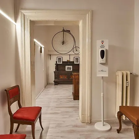 Cuore Di Bologna Suites-3